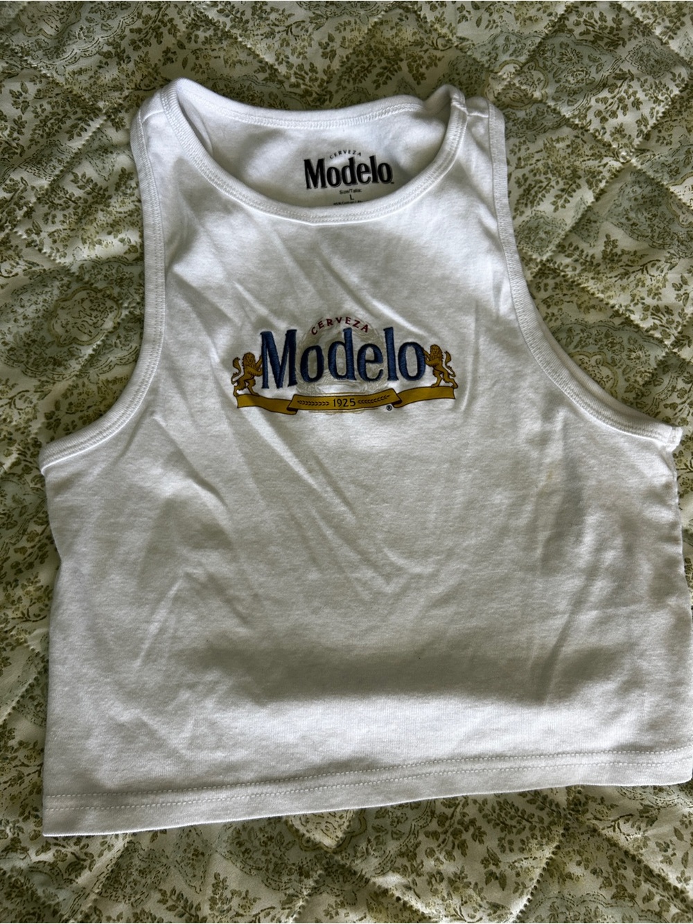 Women’s modelo crop tank size large